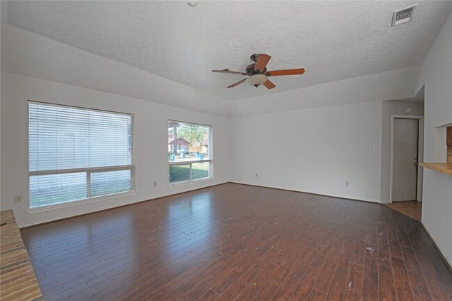 Foto del edificio - 21738 Dovington Ct