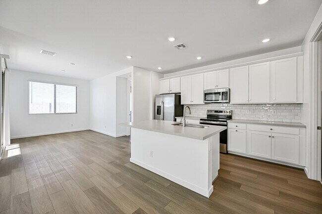 Building Photo - 25244 W Wayland Dr