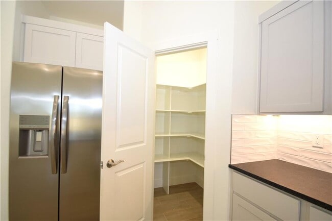 Building Photo - 460 Azurite Rd