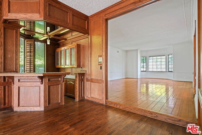 Foto del edificio - 10134 Baywood Ct