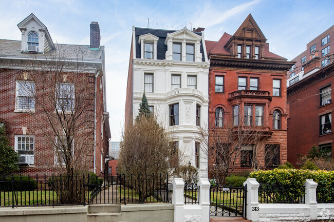 Building Photo - 313 Clinton Ave