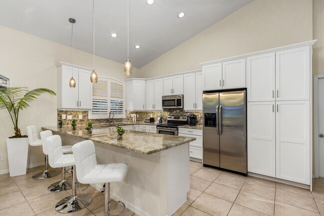 Foto del edificio - 559 103rd Ave N