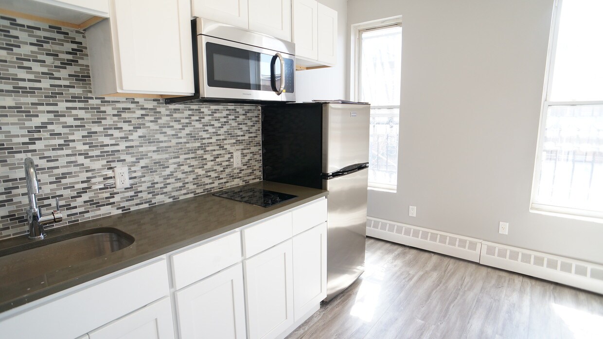 Building Photo - 350 134th St