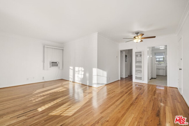 Foto del edificio - 5324 Vantage Ave