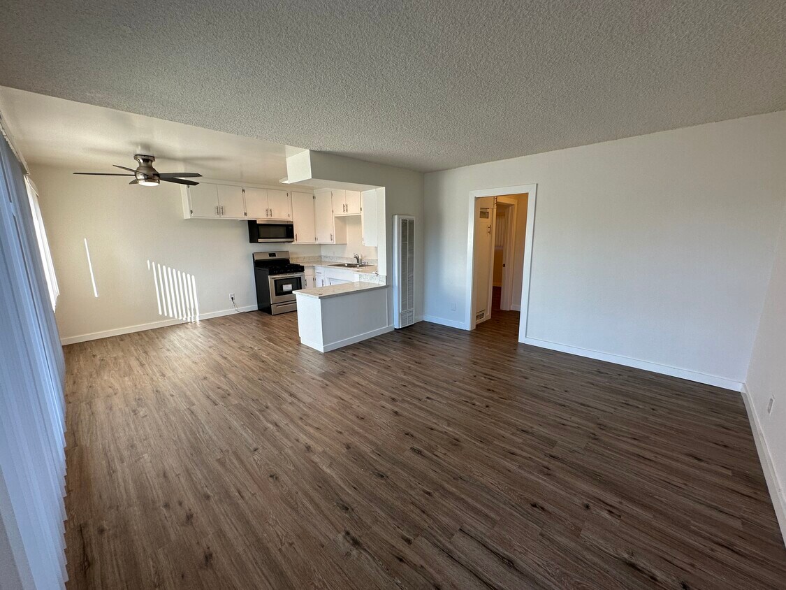 Primary Photo - 2110 Gaviota Ave