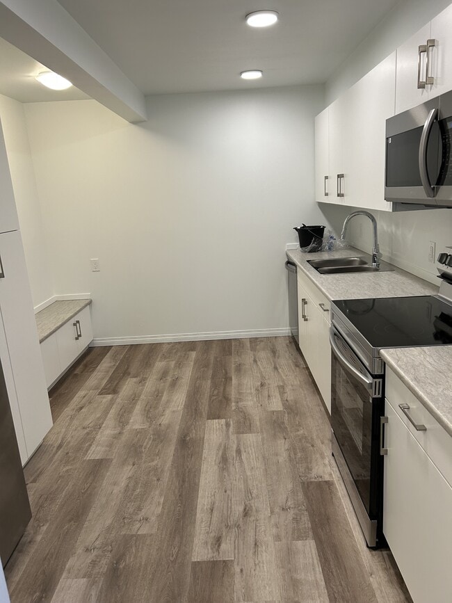 Building Photo - 3611-118 118 Ave NW