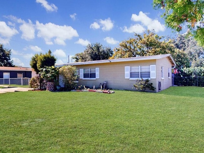 Foto del edificio - 2502 N Beaumont Ave