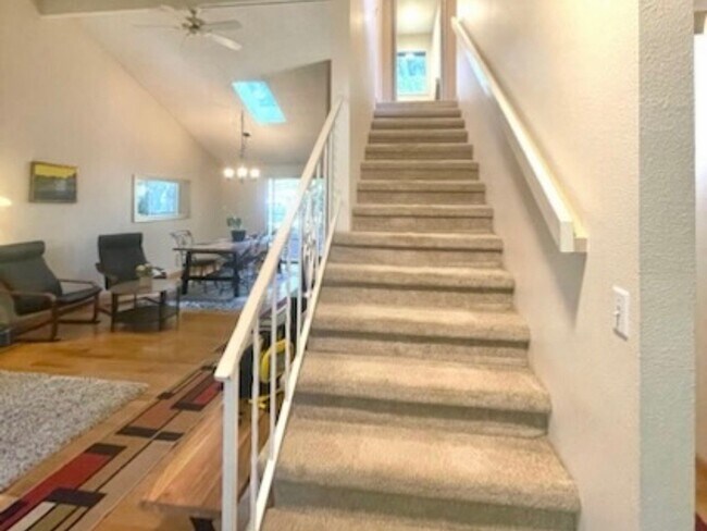 Foto del edificio - 4 Bedroom Single Family Home in Vancouver