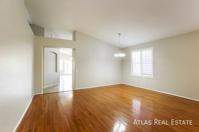 Foto del edificio - 931 N Beck Ct