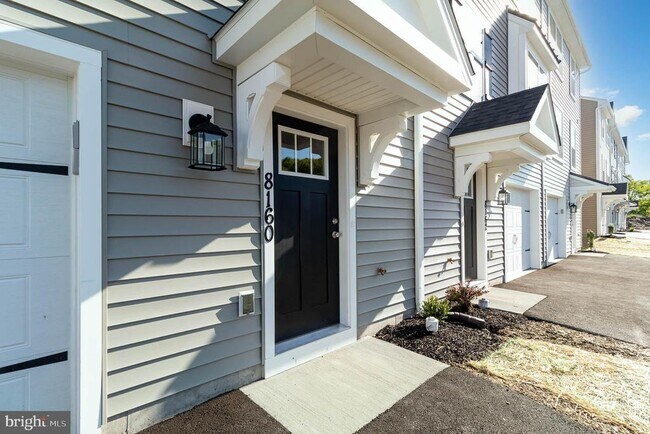 Foto del edificio - 8160 Lenker Dr