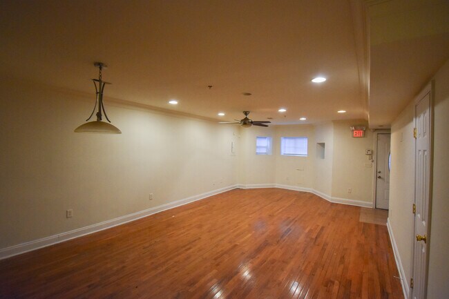 Foto del edificio - 13 S St NE