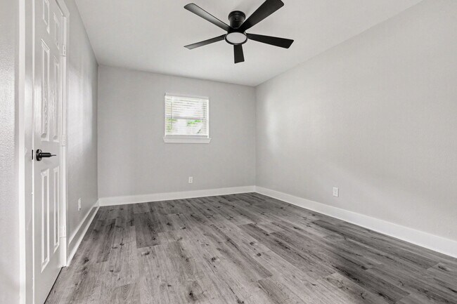 Building Photo - 10606 Hemwick Dr