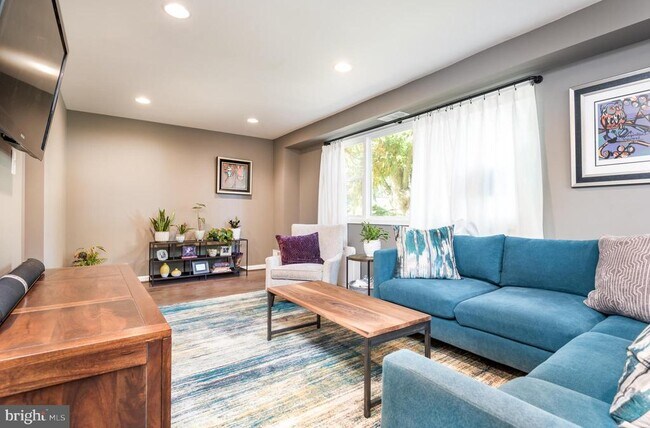 Foto del edificio - 8601 Cromwell Dr