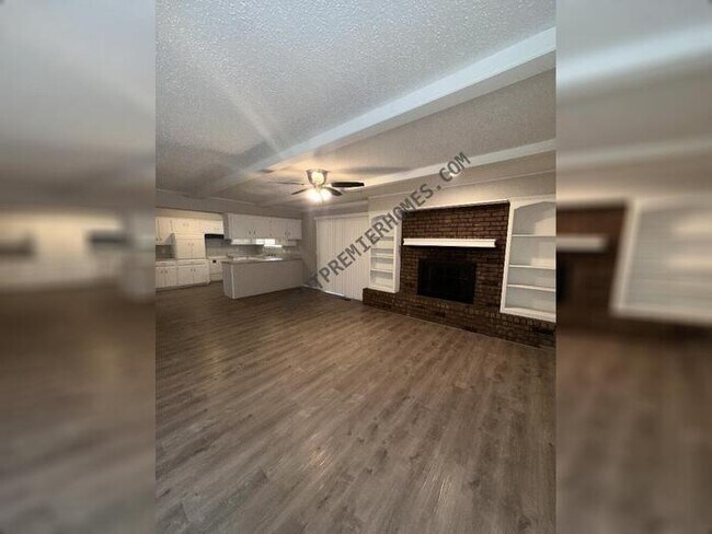 Building Photo - 2228 S Whitbourne Pl