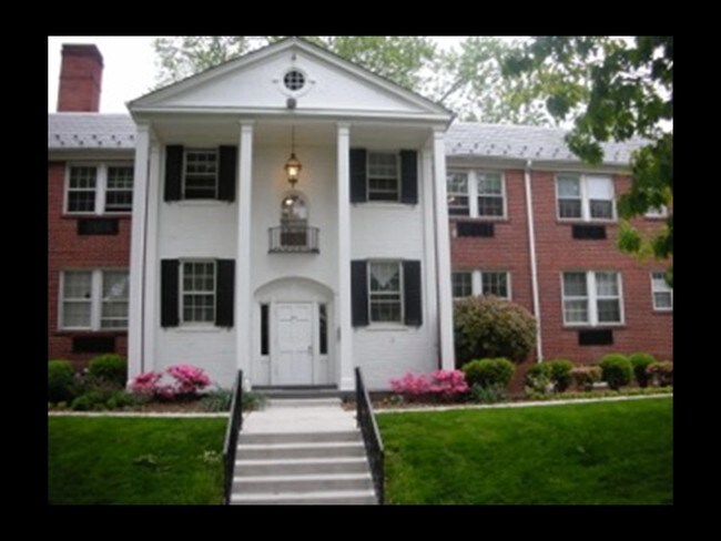 Foto del edificio - 715 S Washington St