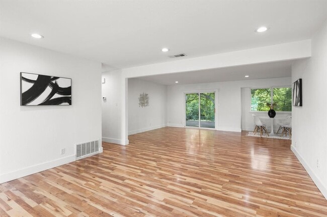 Building Photo - 4604 Bundyhill Dr