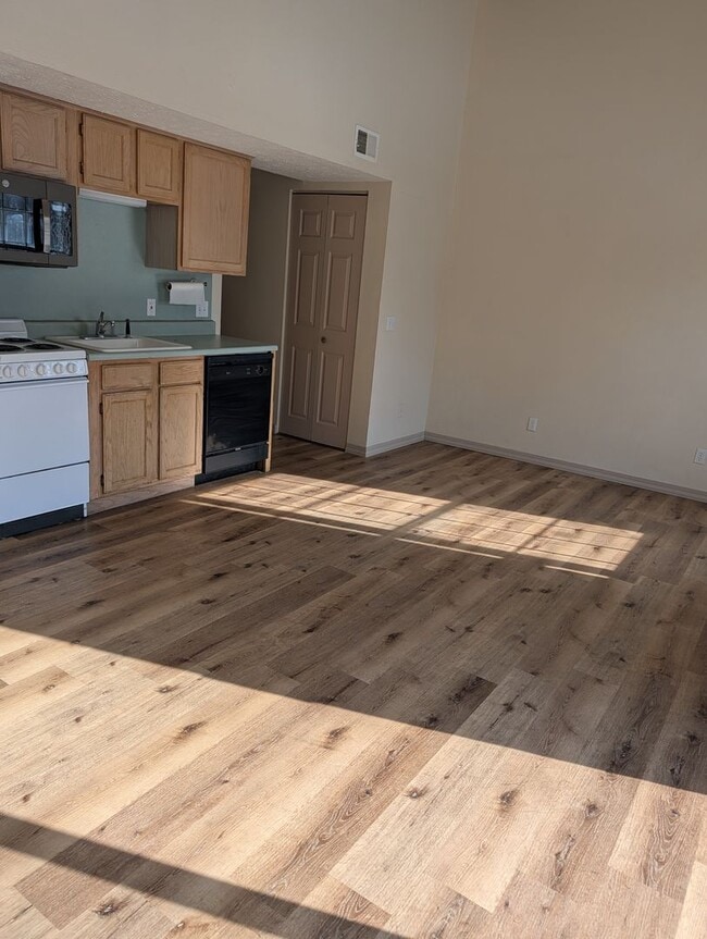 Foto del edificio - Fish. Relax. Live the Lake Life.