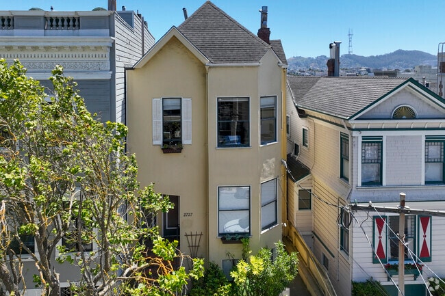 Alternate exterior - 2727 Jackson St