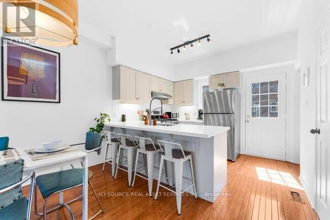 Photo du bâtiment - 25 Rankin Crescent