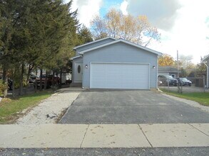 Building Photo - 1511 N Lotus Dr