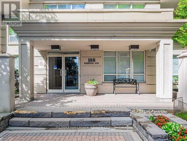 Photo du bâtiment - 188 Redpath Ave