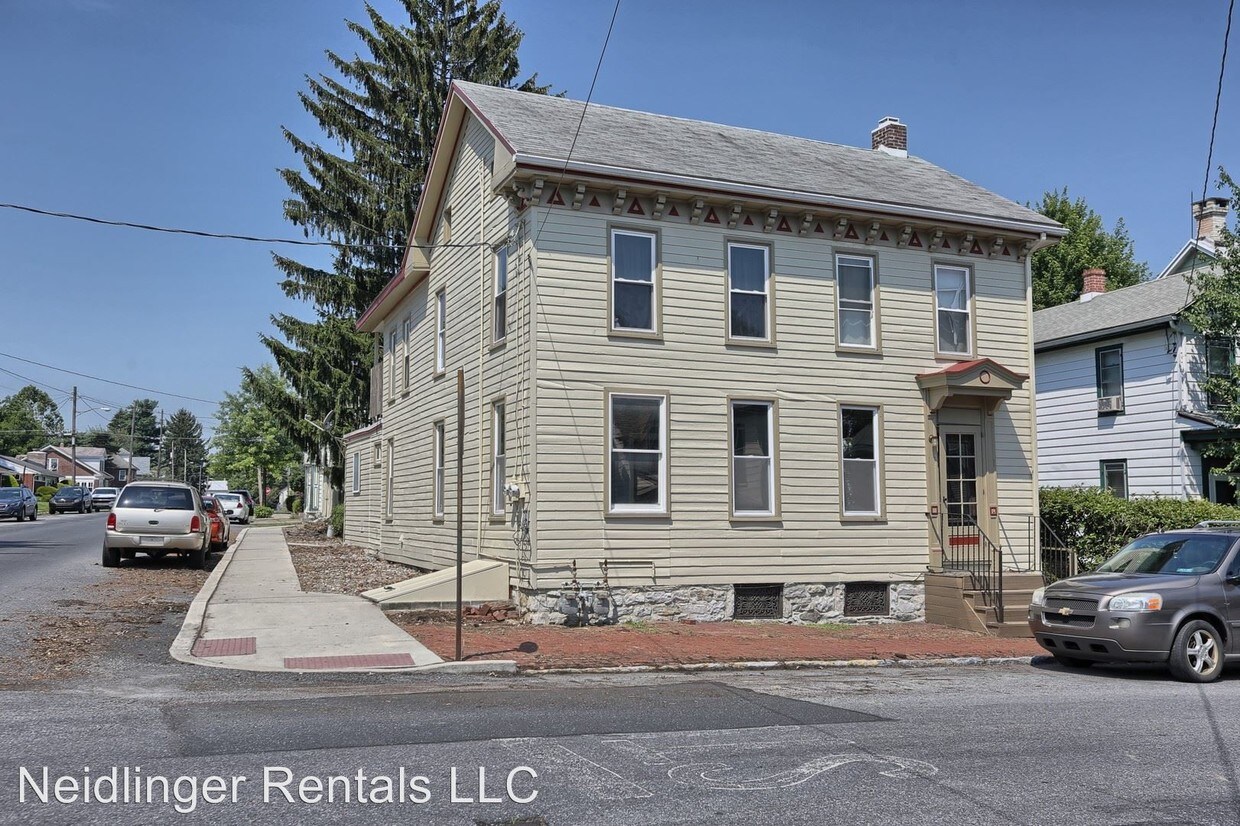 Primary Photo - 320 S Frederick St