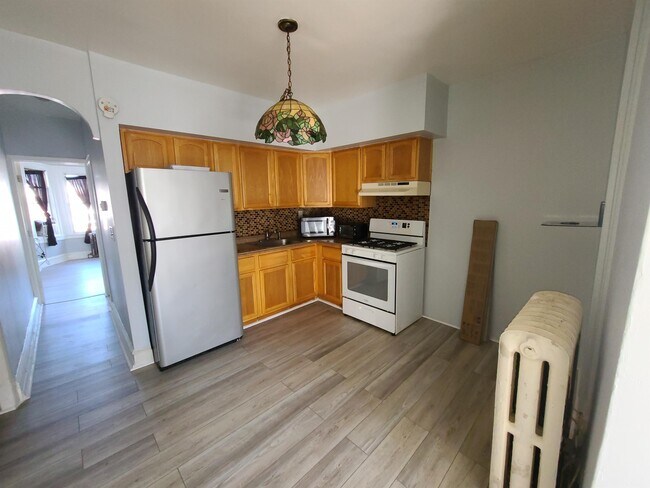 Building Photo - 4930 Ormes St