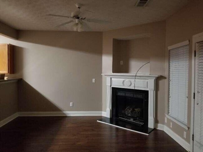 Foto del edificio - 2507 Walden Lake Dr
