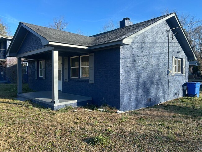 Foto del edificio - 2216 Murchison Rd