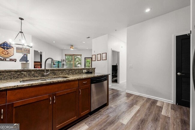 Foto del edificio - 870 Mayson Turner Rd NW