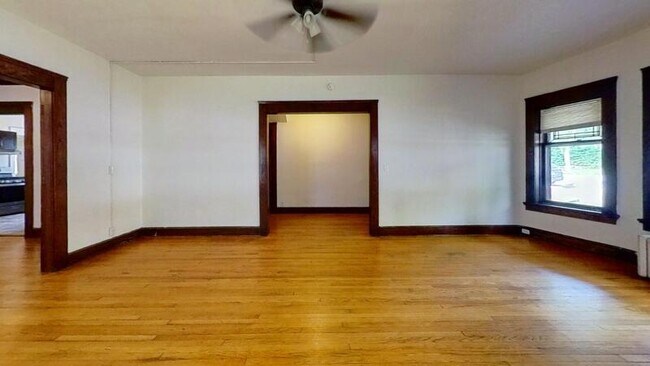 Building Photo - 111 E Gorham St