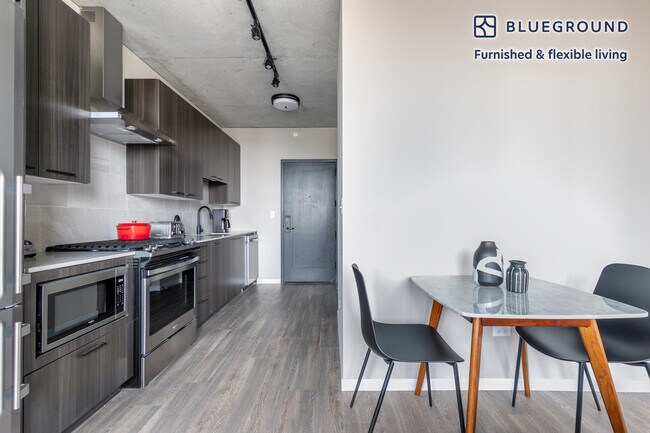 Foto del edificio - 939 W Washington Blvd