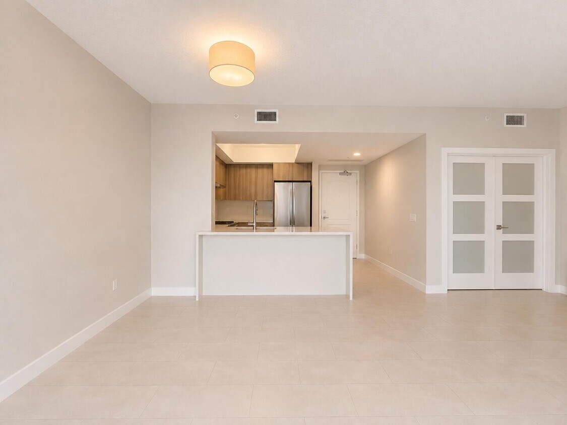 Building Photo - 410 Evernia St