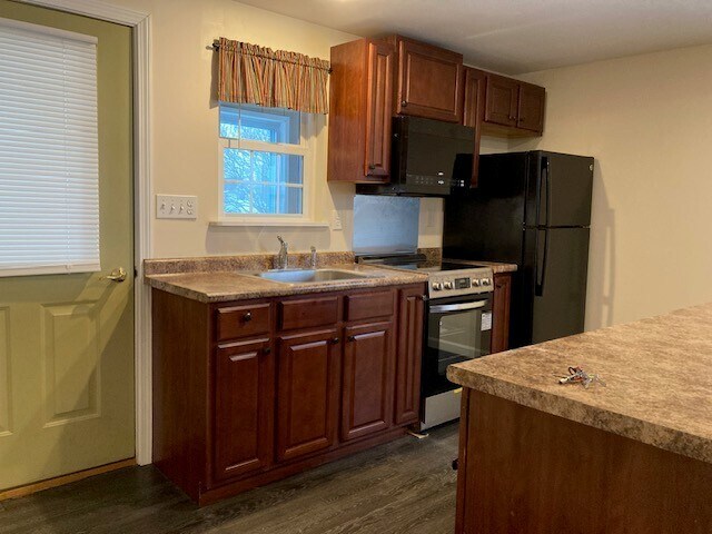 Foto principal - 24 Village St