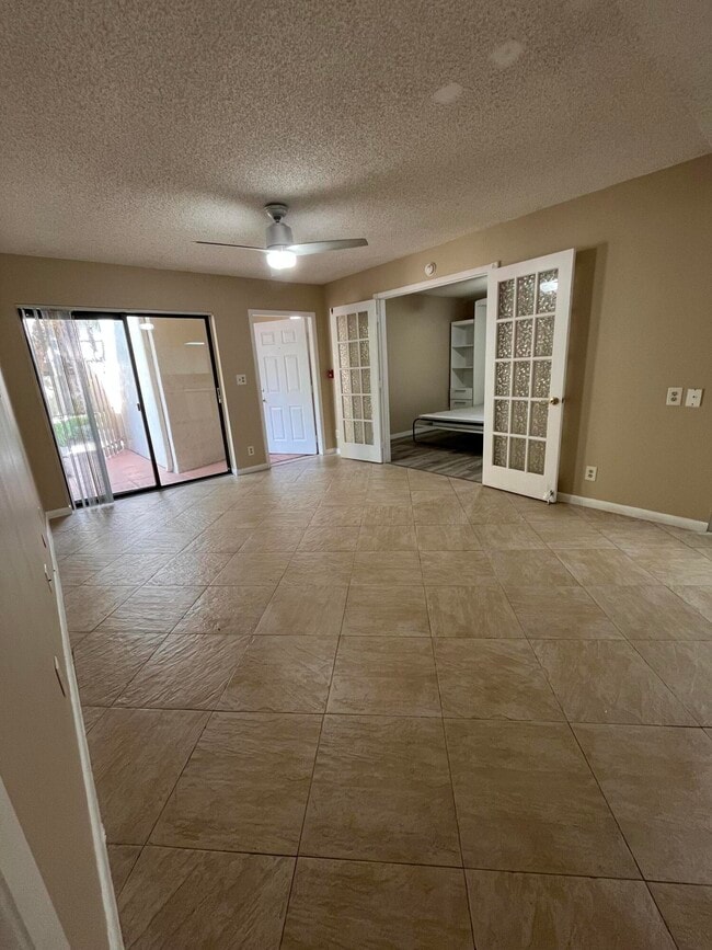 Building Photo - 616 Executive Center Dr