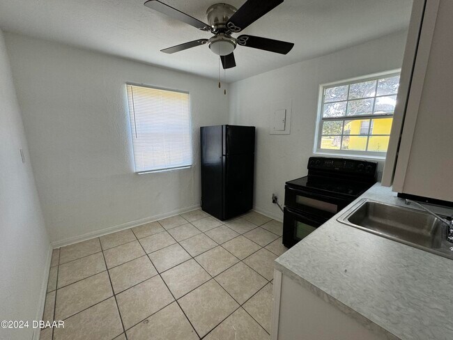 Building Photo - 32 Byron Ellinor Dr