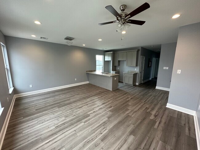 Foto del edificio - 1522 Sere St