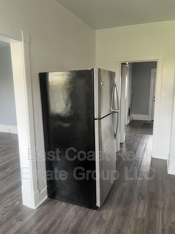 Foto del edificio - 418 Mitchell Ave