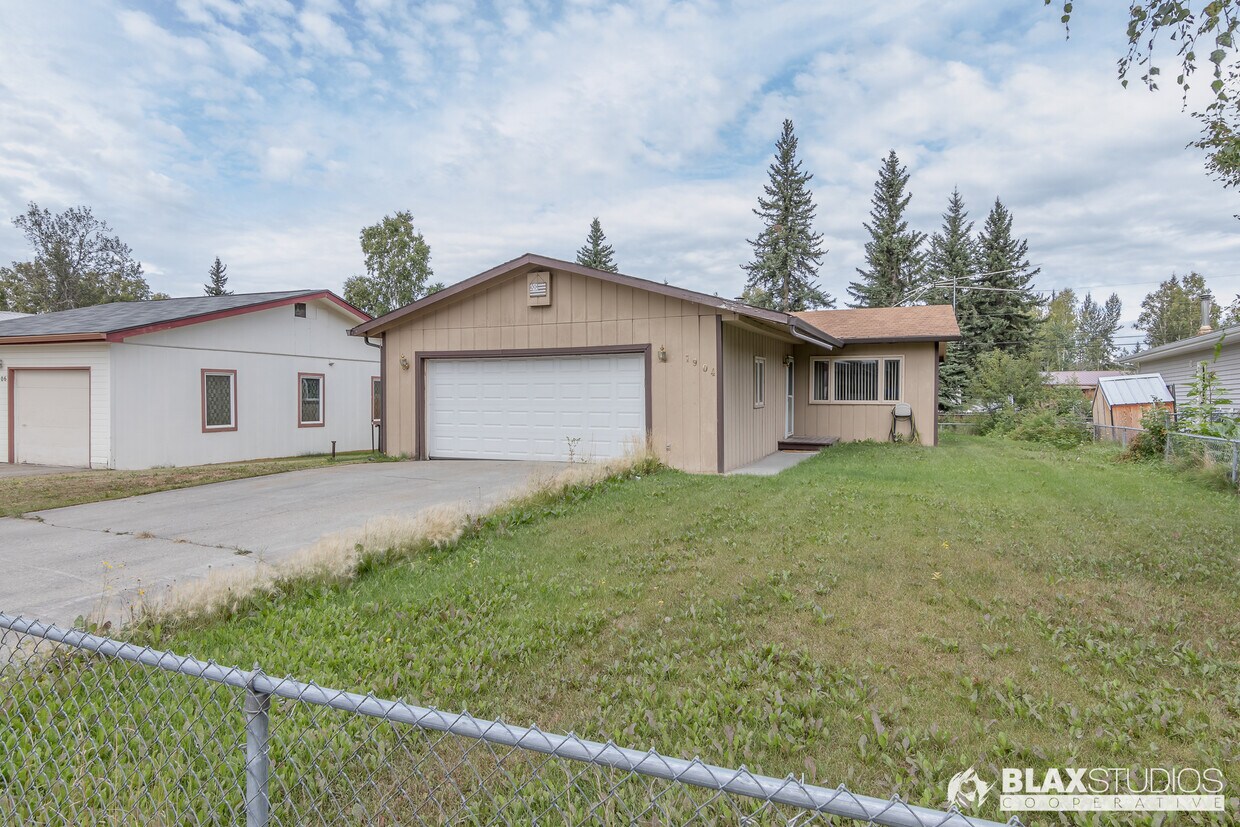 1904 Carr Ave, Fairbanks, AK 99709 House Rental in Fairbanks, AK