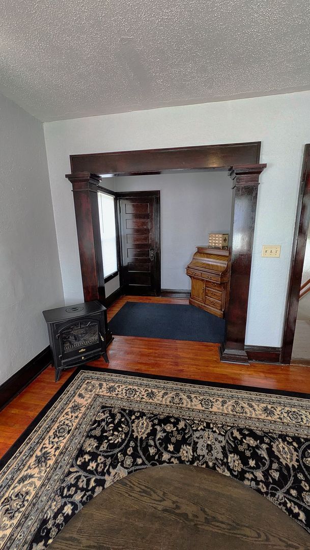 Foto del edificio - 1812 Golden Valley Rd