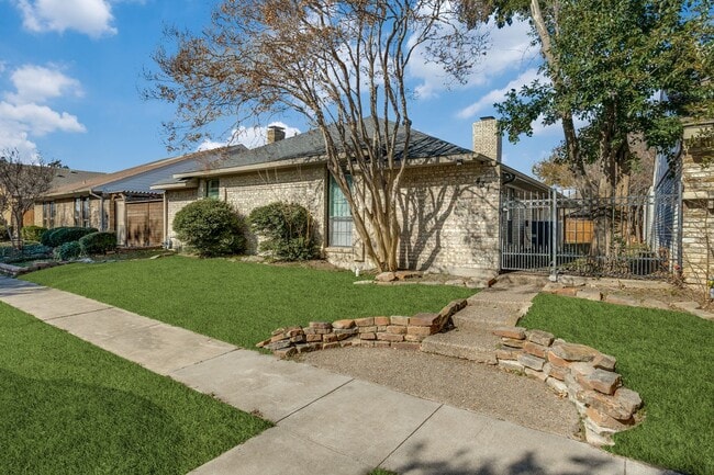 Charming 3 Bed, 2 Bath Single-Story Home in Richardson, TX - Available for Lease! - Charming 3 Bed, 2 Bath Single-Story Home in Richardson, TX - Available for Lease!