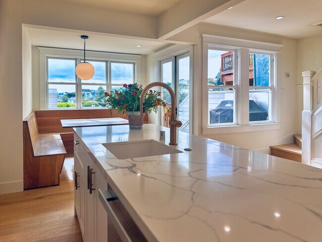 Foto del edificio - Must See Newly Renovated Heritage Single F...