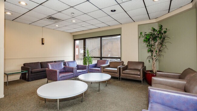 Foto del edificio - 899 S Plymouth Ct