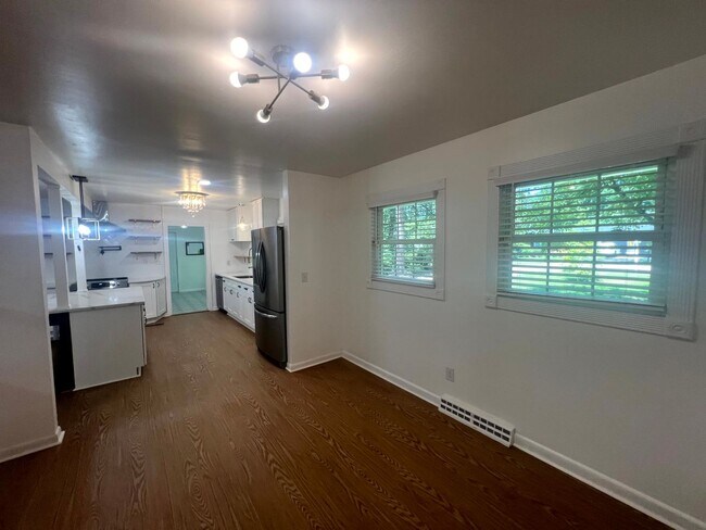 Foto del edificio - 3225 Breechin ~ Murray Hill ~ 2 Weeks FREE!!