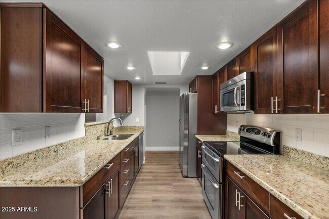 Foto del edificio - 6020 N 81st St