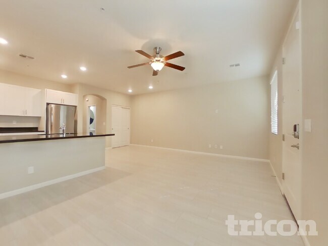 Foto del edificio - 12573 W Hummingbird Terrace