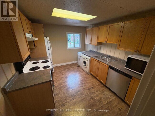 Building Photo - 12 Mill St