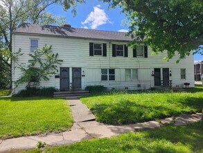 Building Photo - 949-955 S Central Dr
