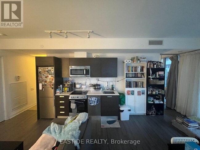 Photo du bâtiment - 42 Charles St E