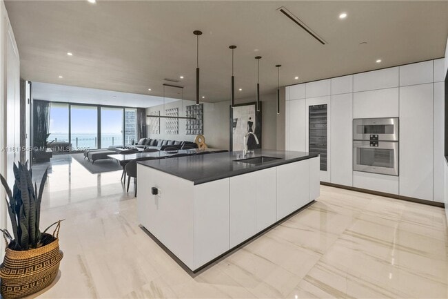 Foto del edificio - 300 Biscayne Blvd Way